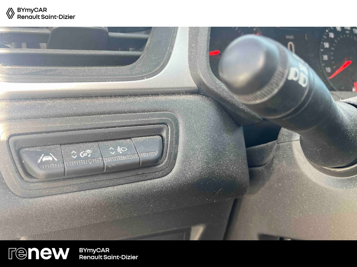 Renault Captur TCe 140 - 21 — photo 19