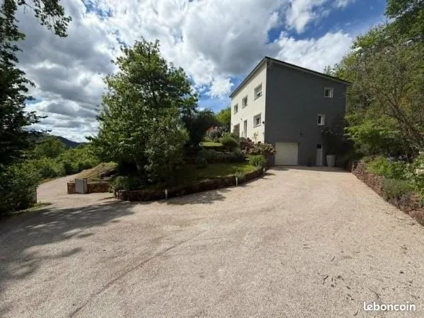 Maison 6 pièces 160 m²
