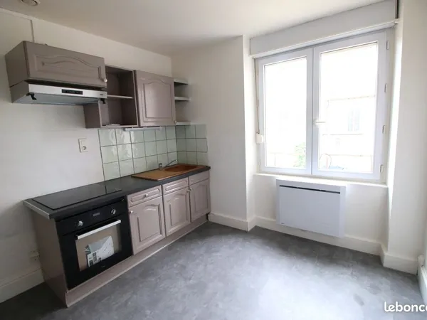 Appartement F3 bien isolé