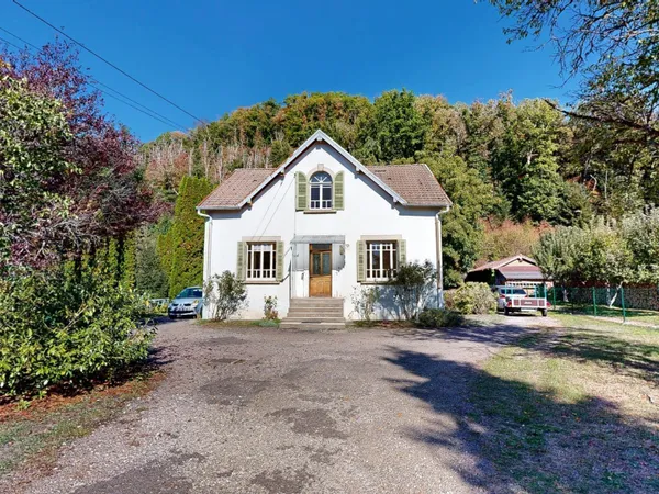 Maison 113 m2, 5 pièces , 3 chambres,dépendances sur 2182 M2 de terrain