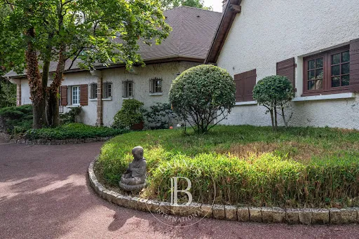 Maison 9 pièces 277 m²