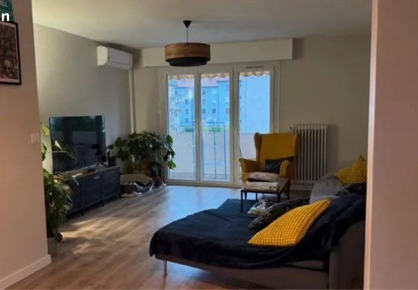 Colocation chambre dans grand appartement