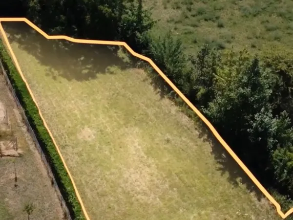 Terrain 1000 m²