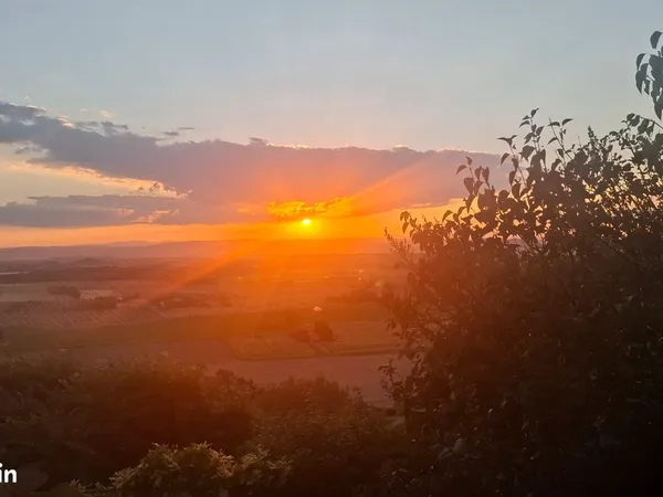 Vente Maison en pierre dans village médiéval perché en Drôme Provençale, 3 terrasses, jardin et vues