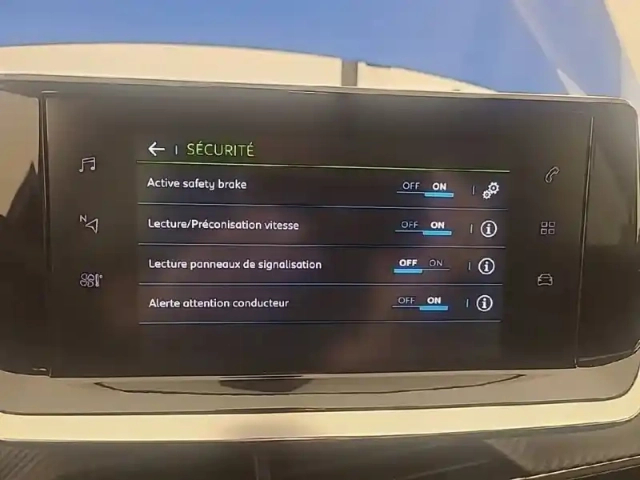 Peugeot 208 electrique 50 kwh 136ch — photo 19