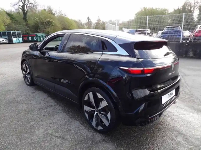 Renault Megane e-tech ev60 220 ch super charge — photo 2