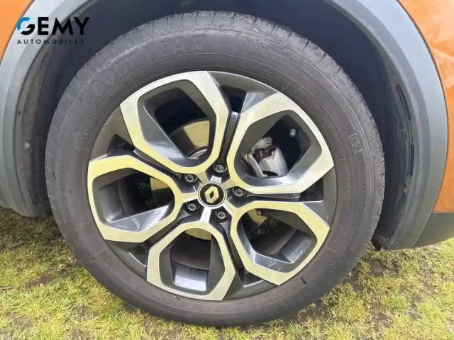 Renault Captur e-tech 145 - 21 — photo 13
