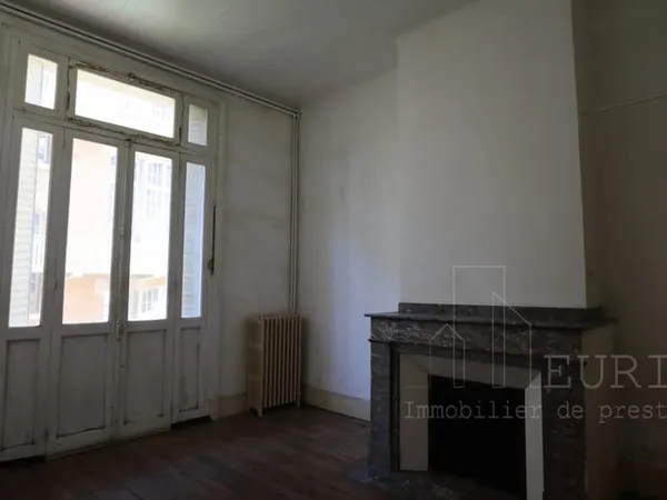 JEANNE D'ARC - Appartement à Rénover