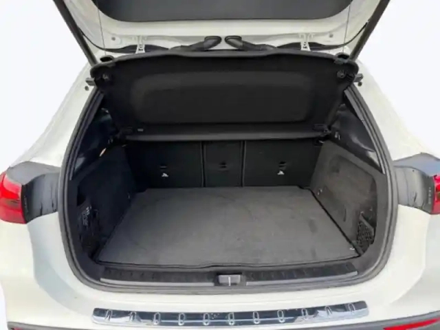 Mercedes Gla 200 d amg line — photo 10