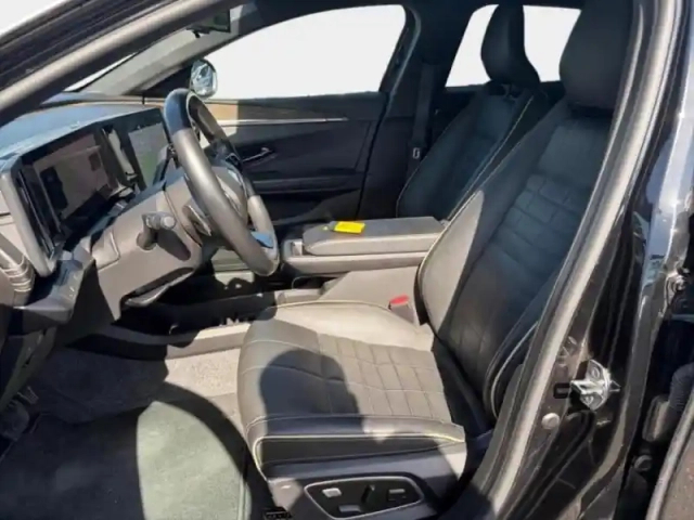 Renault Megane e-tech electric ev60 220ch iconic optimum charge — photo 14
