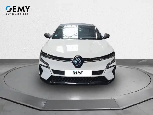 Renault Megane e-tech ev60 220 ch super charge — photo 2