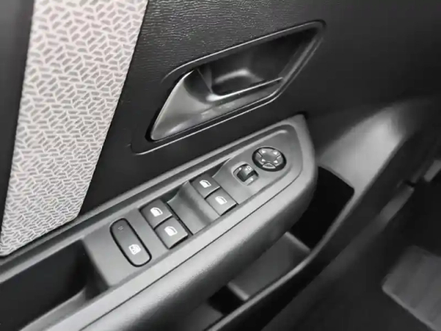 Citroën C4 puretech 130 s&amp;s eat8 shine — photo 20