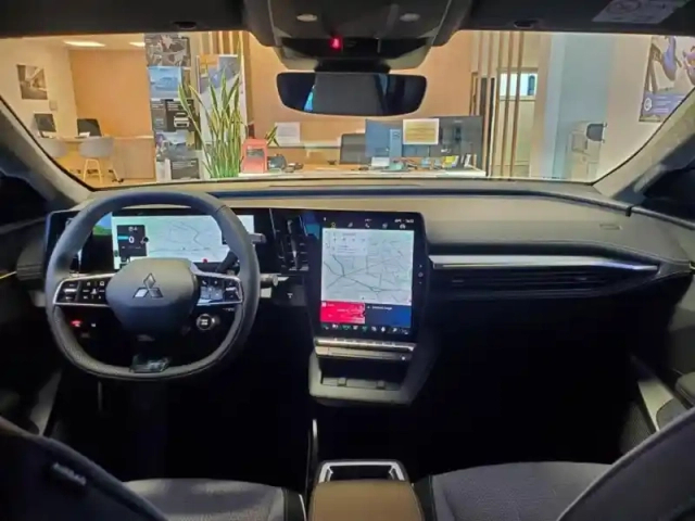 Mitsubishi Eclipse cross bev 87kwh 218ch invite+ — photo 14