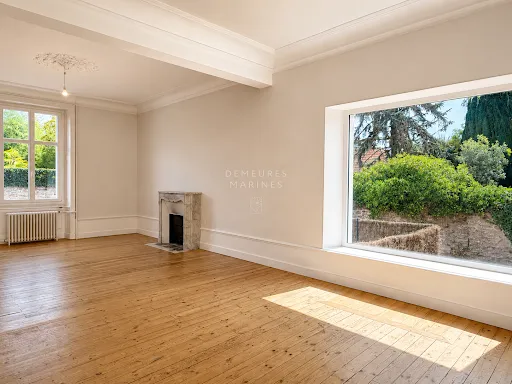 Maison 11 pièces 211 m²