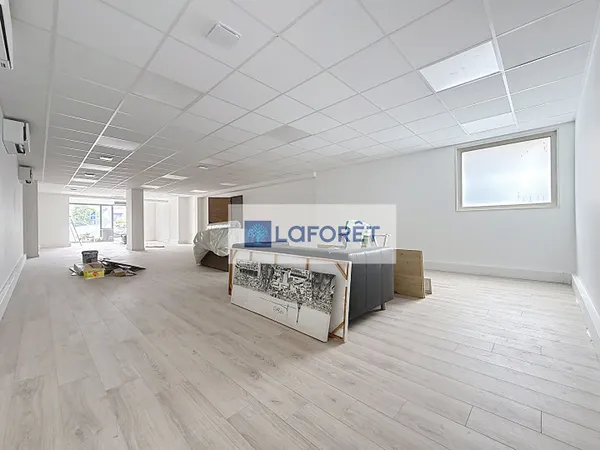 Local commercial 110 m²