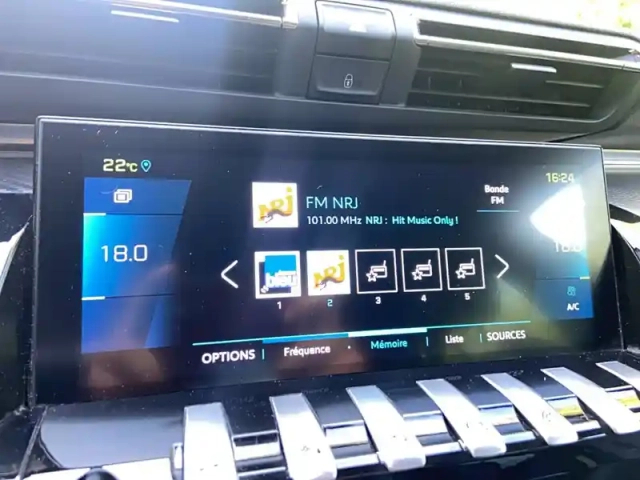 Peugeot 508 hybrid 225 e-eat8 — photo 26