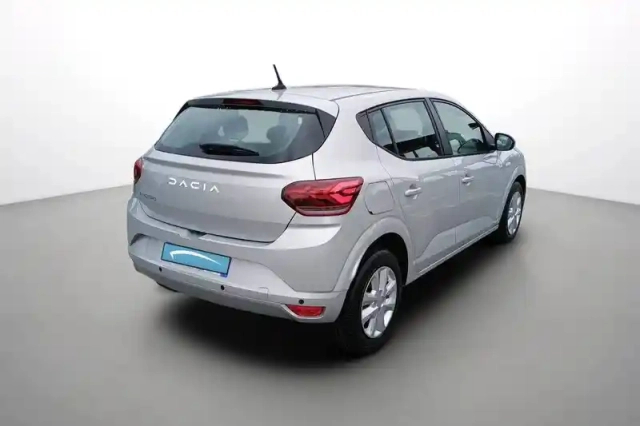 Dacia Sandero sce 65 — photo 15