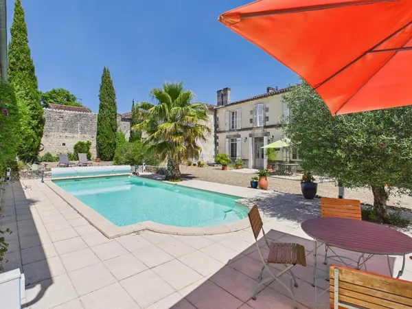 Superbe Maison de Maître avec Piscine Chauffée