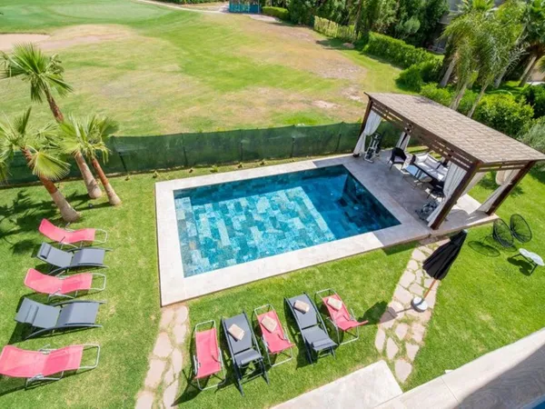 Villa - 290m ²