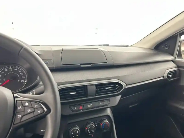 Dacia Sandero sce 65 — photo 21