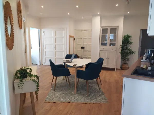 Propose chambre en colocation- appartement 95m² Saint-Victor Cosy