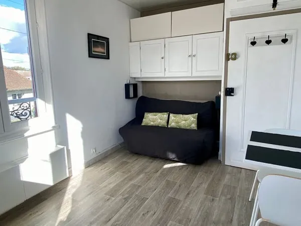 Studio 1 pièce 11 m²