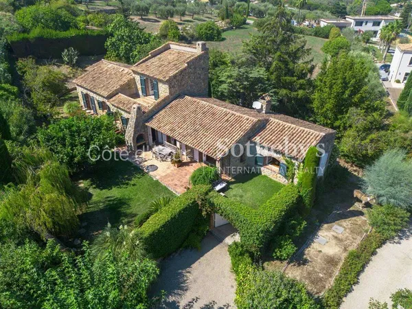 Mas provençal 6 pièces 190 m²