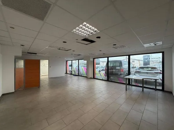 Local commercial 80 m²