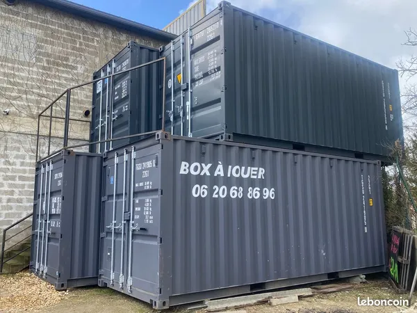 Location de Box / garde meubles toutes surfaces disponibles de 3 m² à 15 m² sécurisé à la Roche Chal