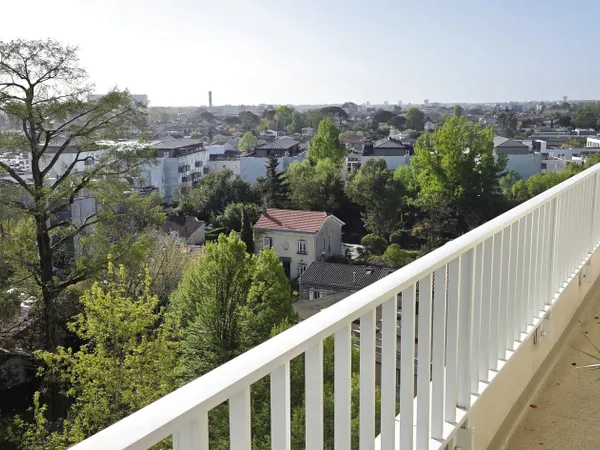 Appartement T3 avec balcon avec Bordeaux Caudéran proche Mon