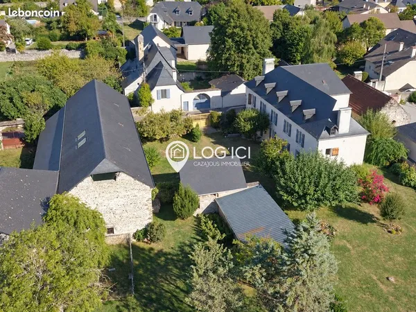 Propriété 7 pièces 233 m²