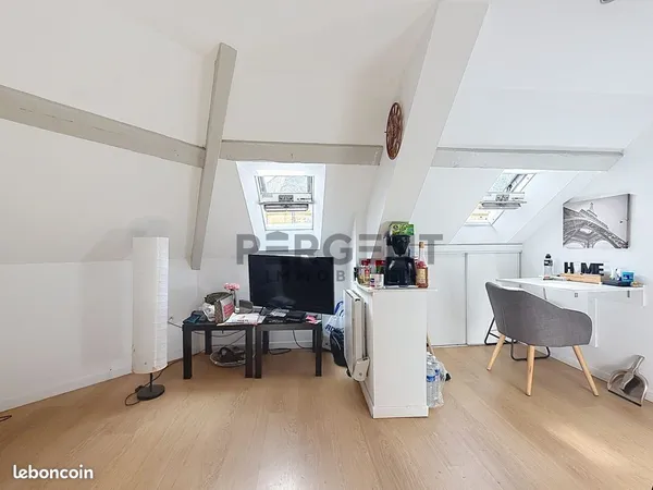 Studio 1 pièce 11 m²