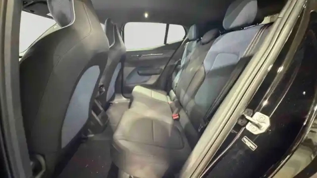 Volvo Ex30 p5 long range 272 ch — photo 14