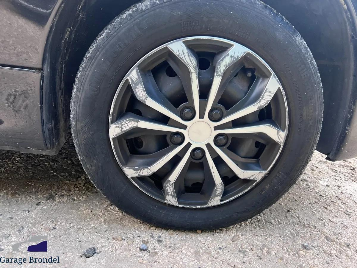 Peugeot 206 occasion - Essence - 2004 - 190 000 km - 3 400 € - Sathonay-Camp (Rhône) 992786245195 — photo 15