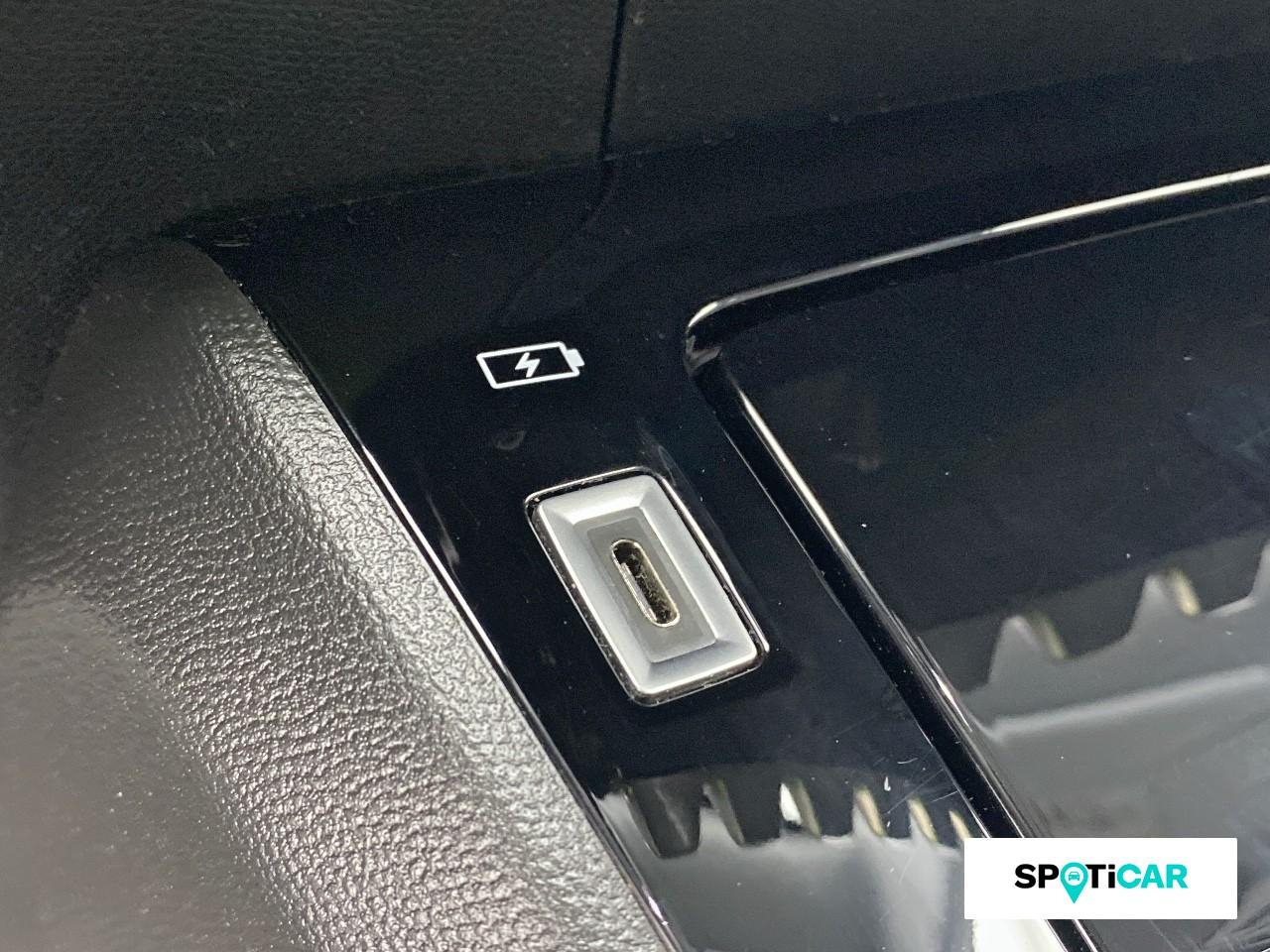 Peugeot 2008 1.2 puretech 130ch s&s allure pack — photo 16