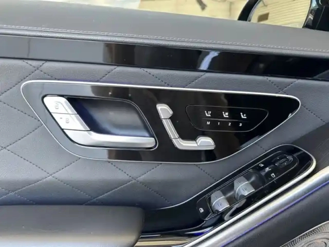 Mercedes Cla 580 e berline amg line — photo 58