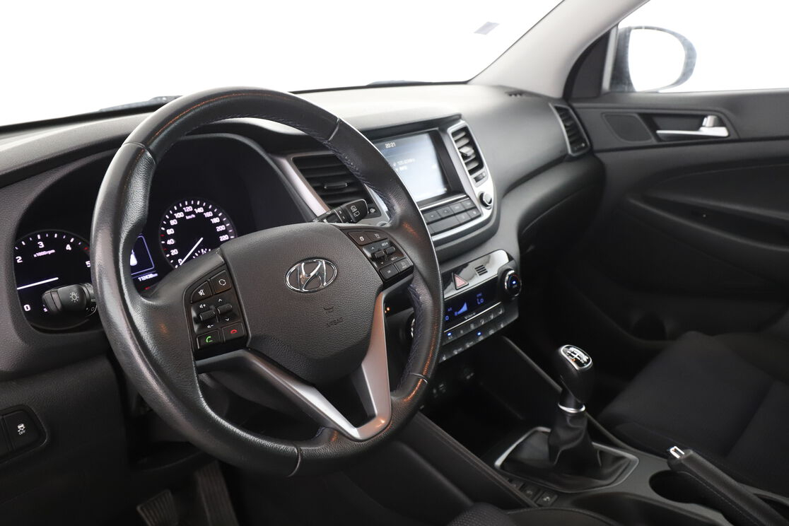 Hyundai Tucson 1.7 CRDi Intuitive — photo 10