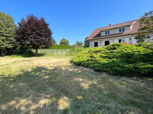 Maison 10 pièces 233 m²
