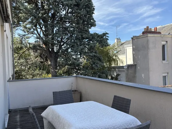 Quinconce Lycée Appartement avec terrasse et garage possible
