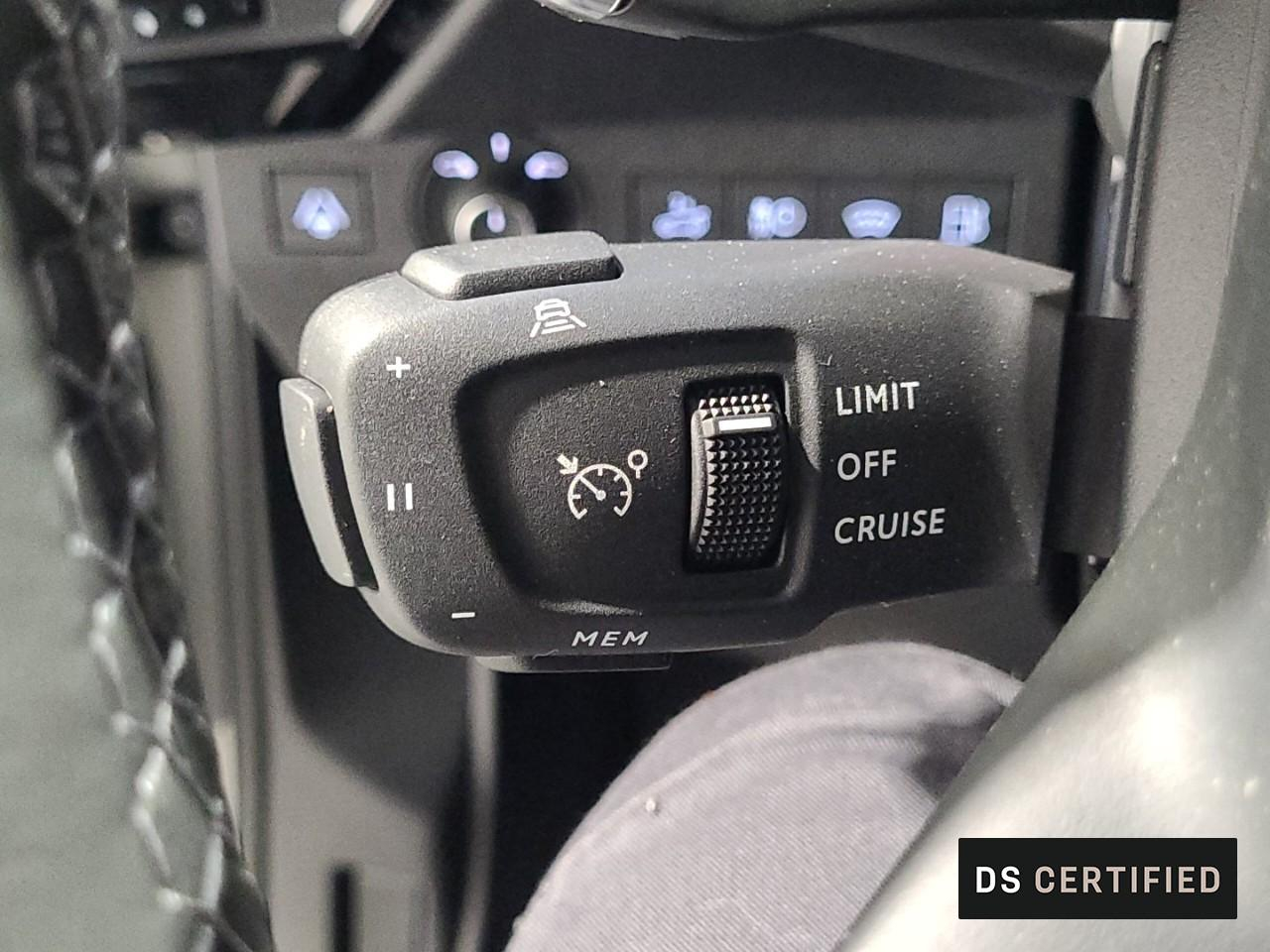 Ds Ds 7 crossback hybride rechargeable e-tense 300 eat8 4x4 rivoli — photo 22