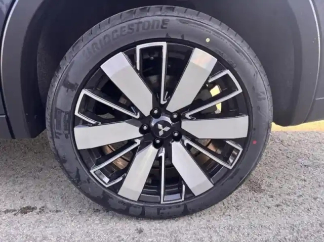 Mitsubishi Outlander 2.4 phev 306ch intense 4wd — photo 24