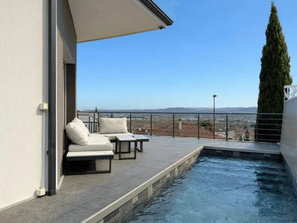 Villa d'exception à Chateaugay  Luxe, confort et prestatio