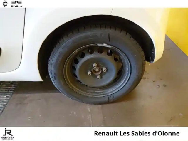 Renault Twingo 1.0 sce 65ch equilibre — photo 23