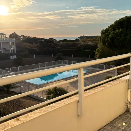 à louer - t2 avec mezzanine et balcon - les sables-d'olonne (85180)