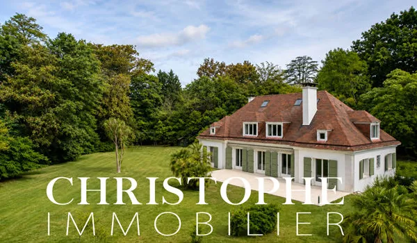 Maison 8 pièces 430 m²
