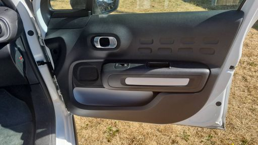 Citroen C3 1.2 PURETECH 82.0 - Graphic – 2019 – 122684 km – Essence – Boîte Manuelle — photo 25