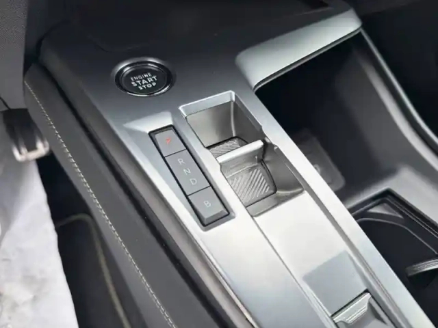 Peugeot 408 phev 180 e-eat8 — photo 14