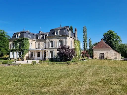 Maison 18 pièces 600 m²