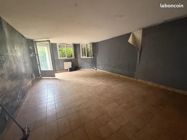 Appartement T2 + coin bureau à aménager à Rouen Rive Droite | Jardin privatif
