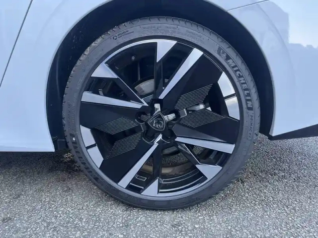 Peugeot 308 sw hybrid 145 e-dcs6 — photo 5